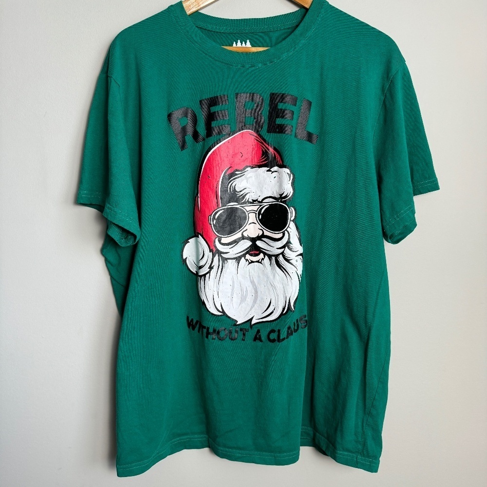 Men's Holiday "Rebel Without A Clause" Green Christmas T-Shirt Size XXL